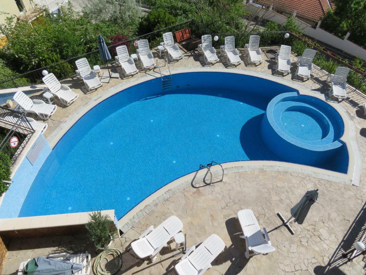 Апартаменти Свети Георги - Saint George Apartments Καβάρνα Εξωτερικό φωτογραφία